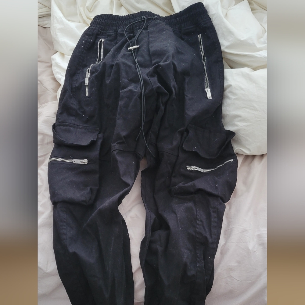 Represent cargo pants